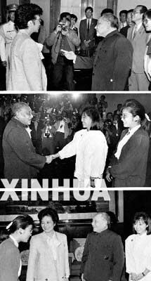 △1988年4月16日，中央軍委主席鄧小平在北京人民大會堂會見菲律賓總統科拉松·阿基諾。