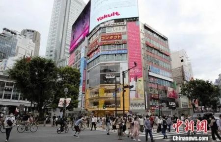 　　资料图：日本街头 中新社记者 吕少威 摄