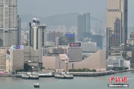 香港尖沙咀大厦。 中新社记者 李志华 摄