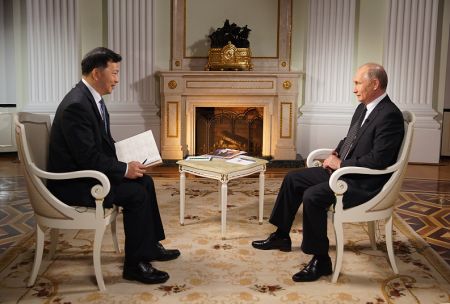 当地时间2018年5月31日晚俄罗斯联邦总统普京在莫斯科克里姆林宫接受了中国中央广播电视总台台长慎海雄的独家专访