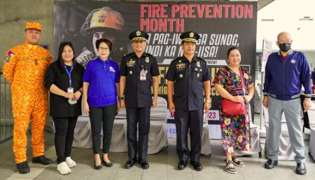 L-R: BFP SINSP Gab Solano, SM CRS AVP Marjorie Orellano, SM CCG VP Liza Silerio, BFP NCR ARD SSUPT Rodrigo Reyes, BFP NHQ Dep. Director SSUPT Edwin Vargas, SM CCG AVP Atty. Pearl Jayagan Turley, SM Consultant Gen. Carlito Romero. 