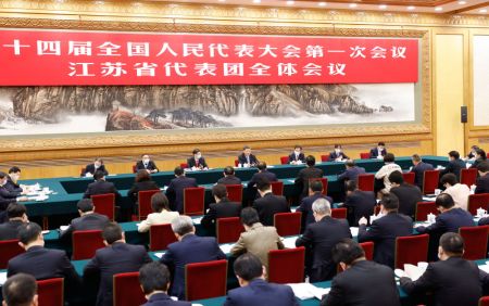 2023年3月5日,习近平参加他所在的十四届全国人大一次会议江苏代表团审议。新华社记者 黄敬文 摄 2023年3月5日,习近平参加他所在的十四届全国人大一次会议江苏代表团审议。新华社记者 黄敬文 摄