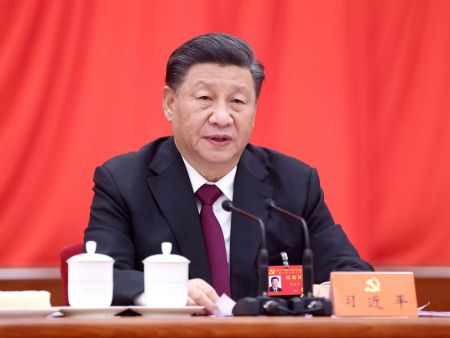 　　中国共产党第十九届中央委员会第六次全体会议于2021年11月8日至11日在北京举行，习近平作重要讲话。新华社记者 鞠鹏 摄