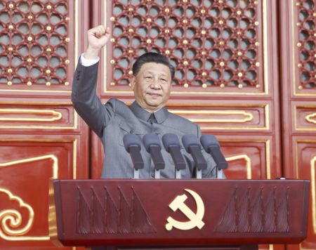 　　2021年7月1日，庆祝中国共产党成立100周年大会在北京天安门广场隆重举行。习近平发表重要讲话。新华社记者 鞠鹏 摄