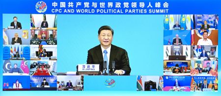 　　2021年7月6日，习近平在北京出席中国共产党与世界政党领导人峰会并发表主旨讲话。新华社记者 李响 摄
