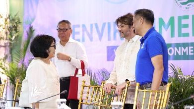 (L-R) Secretary Maria Antonia Yulo Loyzaga; Mr. Shimoda Shigeru, President of Marubeni Corporation Philippines; Mr. Horia Adrian, President and CEO of Holcim Philippines; Engr. Bien Matero, SVP for Operations of SM Supermalls (L-R) Secretary Maria Antonia Yulo Loyzaga; Mr. Shimoda Shigeru, President of Marubeni Corporation Philippines; Mr. Horia Adrian, President and CEO of Holcim Philippines; Engr. Bien Matero, SVP for Operations of SM Supermalls