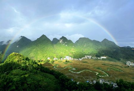图为巴马命河。 图为巴马命河。