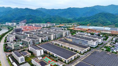 A view of solar panels on building tops in Ganzhou, southeast China's Jiangxi Province, April 13, 2024. /CFP A view of solar panels on building tops in Ganzhou, southeast China's Jiangxi Province, April 13, 2024. /CFP