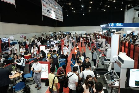 Visitors queue at the exhibitors’ booth at World Trade Center Visitors queue at the exhibitors’ booth at World Trade Center