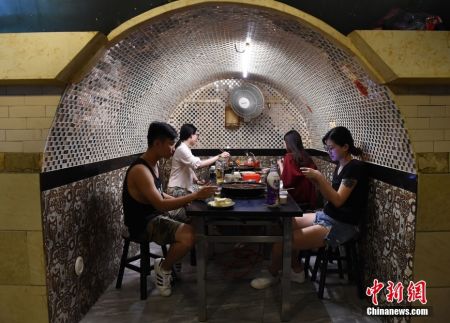 中新社记者 周毅 摄 中新社记者 周毅 摄