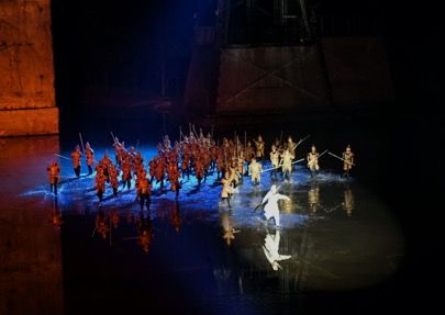 图为《烽烟三国》大型山水实景演艺现场。周毅 摄 图为《烽烟三国》大型山水实景演艺现场。周毅 摄