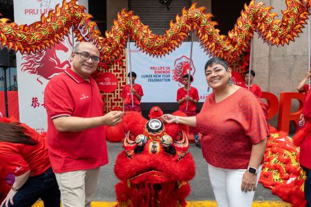 Photo shows (L-R): President and CEO, Sanjay Chakrabarty and wife Reena Chakrabarty Photo shows (L-R): President and CEO, Sanjay Chakrabarty and wife Reena Chakrabarty