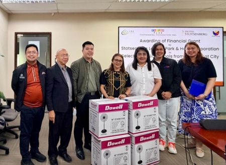 Casino Plus strengthens Brigada Eskwela efforts through electric fan donations, ensuring a cooler and more conducive learning environment for students.