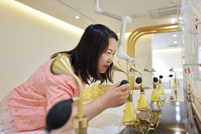 海外华文媒体代表参访天府香疗研究院。记者王磊 摄 海外华文媒体代表参访天府香疗研究院。记者王磊 摄