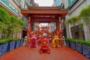 美加廣場的殊榮反映了零售業一個更廣泛的轉變,即商場越來越取決於其融合文化相關性、社區聯繫及當代體驗的能力。 美加廣場的殊榮反映了零售業一個更廣泛的轉變,即商場越來越取決於其融合文化相關性、社區聯繫及當代體驗的能力。