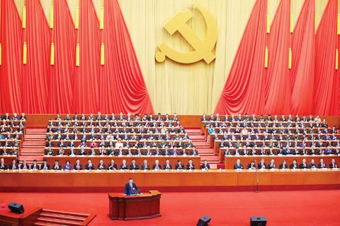 10月18日上午，中國共產黨第十九次全國代表大會在北京人民大會堂開幕。中國國家主席習近平代表第十八屆中央委員會向大會作報告。