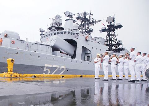 俄羅斯軍艦抵達馬尼拉進行非正式訪問。