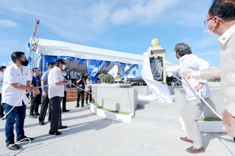 週四，杜特地總統與西班牙駐菲大使仙齊斯和東三描省長本·伊描道尼在東三描省桂灣鎮加利科安島退伍軍人公園舉行了紀念第一次環球航行菲律濱段500週年的揭幕儀式。這個標誌是菲國家歷史委員會在首次環球航行路線上設立的34個標誌之一。