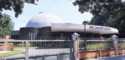 國家天文館暫時關閉，其標誌性的圓頂舊樓將拆除並建新的天文館。