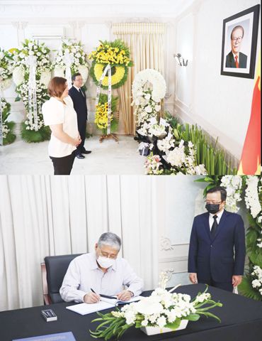 副總統莎拉·杜特地和外長恩里克·馬那洛分別赴中國駐菲律濱大使館，弔唁中國前國家主席江澤民逝世。（中國大使館供圖）