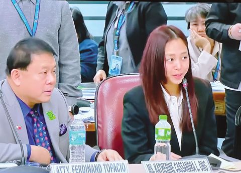 圖為卡桑德拉王昨日出席眾議院聽證會，並指出自己認識郭華萍僅僅是因為她是郭華萍弟弟的女友。