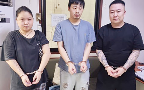 圖為3名被驅逐出境的中國籍博彩餘孽。