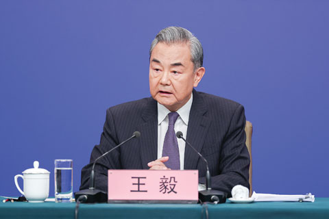 3月7日，十四屆全國人大三次會議在北京梅地亞中心新聞發佈廳舉行記者會，中共中央政治局委員、外交部長王毅就「中國外交政策和對外關係」相關問題回答中外記者提問。