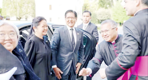 小馬科斯總統週六抵達梵蒂岡城聖彼得廣場參加教宗方濟各的葬禮。