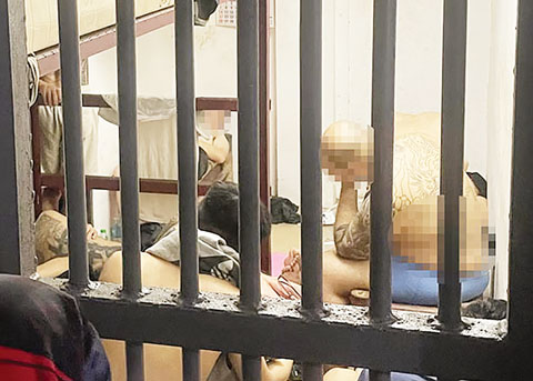 國調局在宿務市高級住宅區破獲「愛情詐騙」中心，逮捕17名台灣通緝犯。調查顯示該集團透過假交友騙取海外受害者錢財，現全數收押於宿務監獄等候審判。