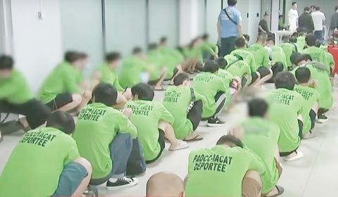 89名涉嫌參與菲離岸博彩運營商及詐騙中心的韓國和越南人被驅逐出境。