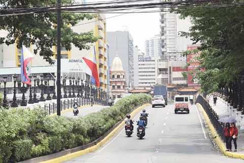 連接岷倫洛區與馬尼拉市中心的鍾氏橋,將自2025年6月7日(星期六)起,每週定期舉辦光雕音樂展演。此項活動隸屬「重現巴石河風華」(Pasig