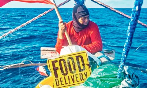 歷經3月首映取消風波後,紀錄片《美食外送:來自西菲律濱海的新鮮貨》7月27日於馬尼拉Rockwell影院舉行菲律濱首映。