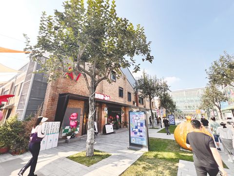 首創·郎園Station不僅是北京市文化產業示範園區、北京新消費品牌孵化基地,同時還是文化科技融合創新地、優質文化企業聚集地、市民文化消費打卡地。(本報記者蔡友銘攝)