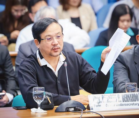 前公造部副部長羅伯托·貝納多承認成為涉及4名參議員、1名眾議員、1名副部長及1名憲法委員會委員的「不當行為從犯」。