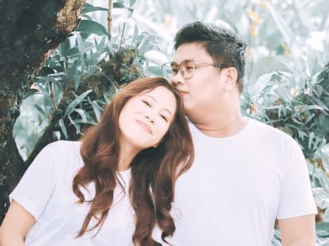 馬克·阿爾傑·黎耶斯與謝拉·德胡安。