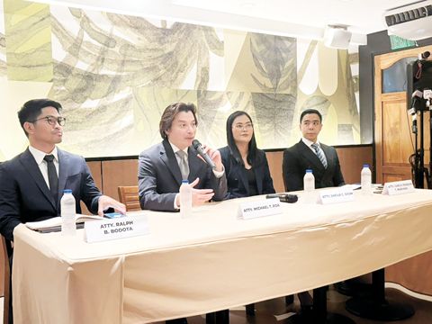 4月23日，由潘俊仁律師率領的副總統莎拉·杜特地辯護團隊舉行新聞發布會，就眾議院司法委員會聽證會上的指控發表評論。