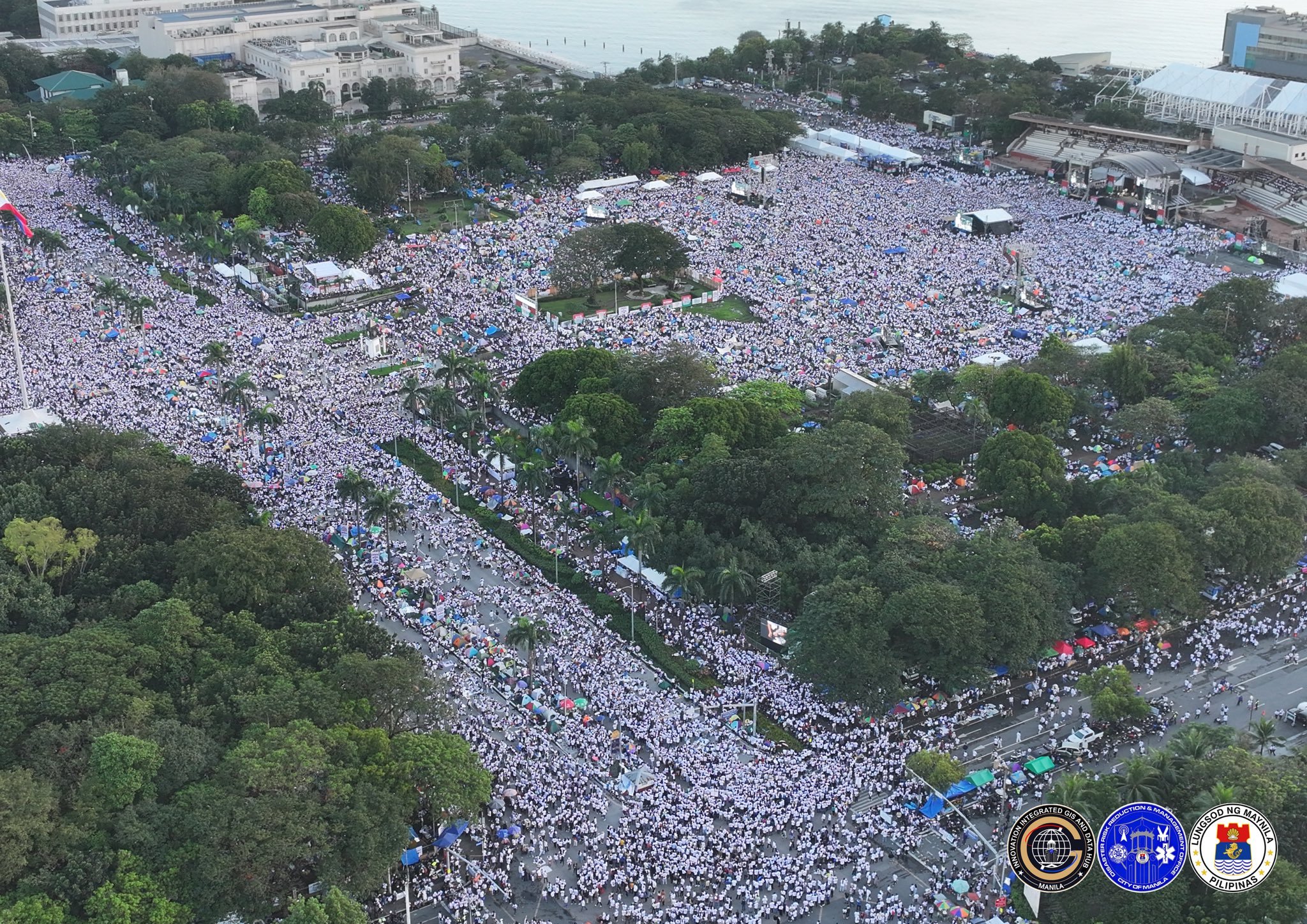 超過65萬名基督堂教會教眾11月16日聚集在基仁諾檢閱台，參加為期3天抗議活動的第一天。