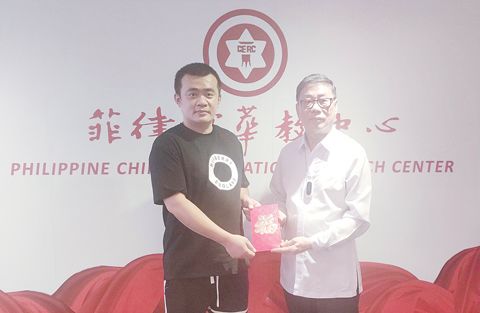 (圖片說明)左起:蔡普安先生、黃端銘主席。