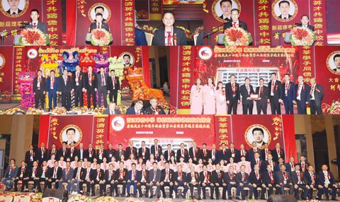 上圖中國駐菲使館王曉東領事致詞。