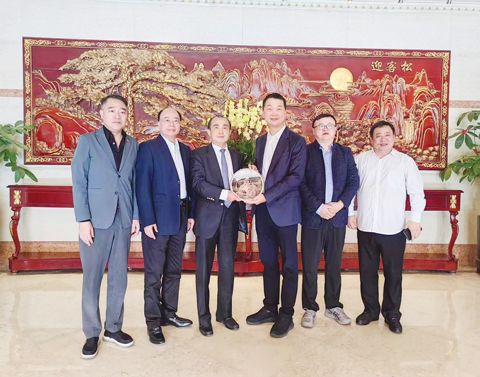 圖片說明：（從右至左）