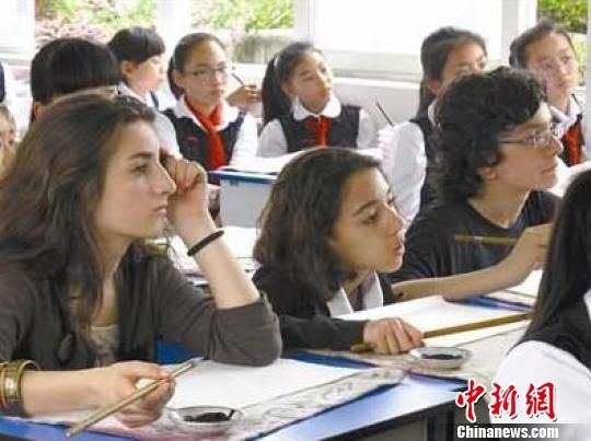 在碰撞中融合 意大利小学生与温州家庭同吃同住