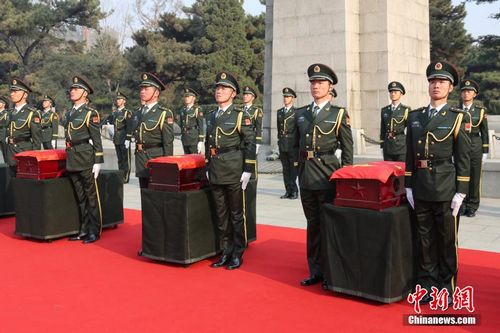 10月29日，在韩志愿军烈士遗骸安葬仪式在沈阳抗美援朝烈士陵园举行，隆重安葬今年3月28日迎回的437位在韩志愿军烈士的遗骸。