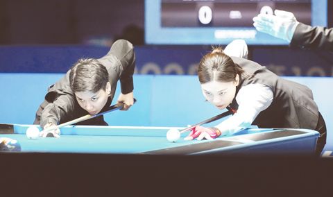 8月13日,中國選手劉莎莎(右)、菲律濱選手森特諾(Chezka