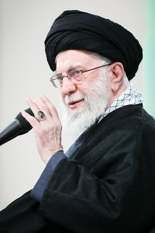 伊朗多家媒體3月1日證實,伊朗最高領袖哈梅內伊在美國和以色列對伊朗的襲擊中身亡。伊朗政府宣佈進行為期40天的全國哀悼。這是1月17日哈梅內伊在伊朗德黑蘭發表講話的資料照片。(新華社)