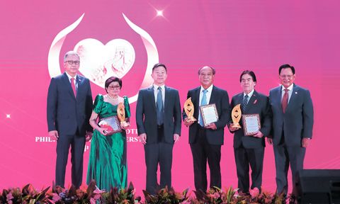 「2026年中菲相知獎」昨日假座馬尼拉大酒店舉行,三位獲獎者分別是政治學家、國家安全專家卡洛斯博士,中國農業專家張昭東教授和碧瑤市僑領伍東榮。