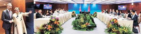 左圖為菲律濱外交部長特蕾莎·拉扎羅於7月22日在東盟會議期間會見中國外交部長王毅,討論菲中關係。右圖為菲中外長舉行雙邊會談。