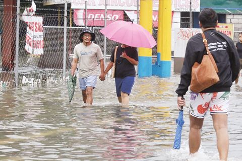 8月9日,甲美地省描科沃社的亞銀那洛高速公路因持續的季風降雨而淹水。