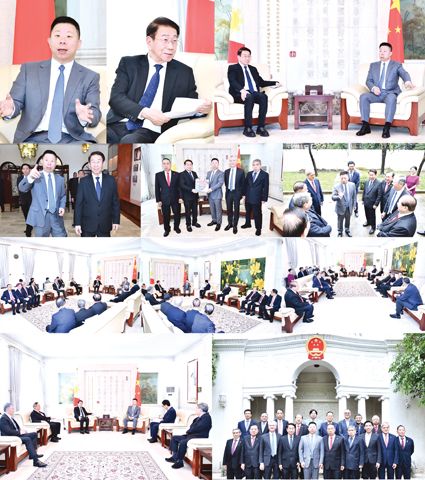 上圖井泉大使閣下親自迎接本會諸領導。